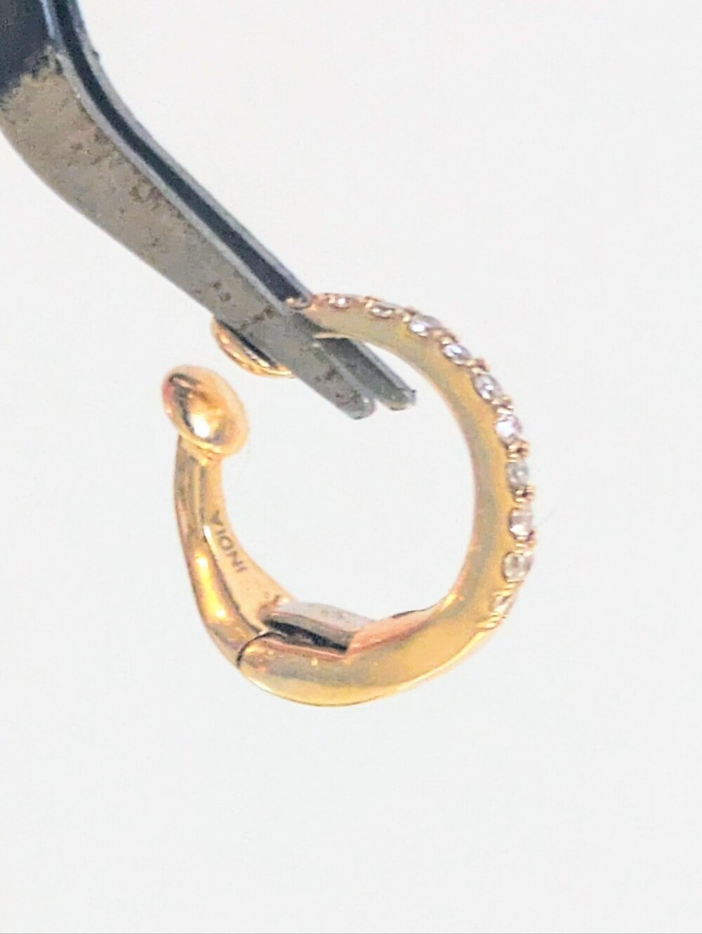14k Solid Yellow Gold & Genuine White Sapphire Clip-On Nose Ring 1.01 Grams - Picture 10 of 13
